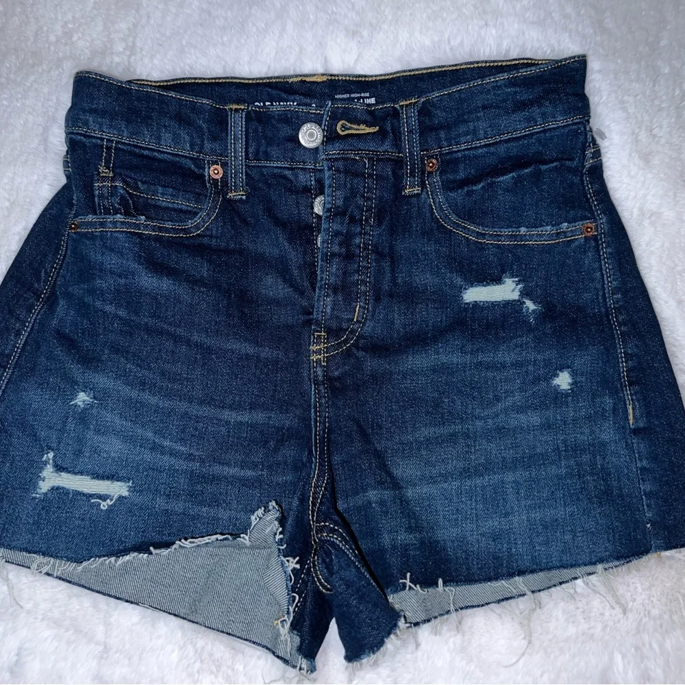 4/$10 Bundle Sale: NWOT Old Navy Sky-Hi A-Line Cut-Off Denim Shorts - Picture 1 of 4